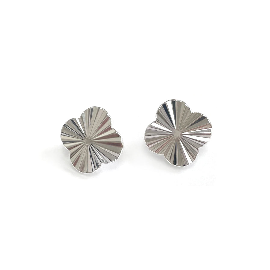 CE-4180 Dia-Cut Clover Stud Earrings